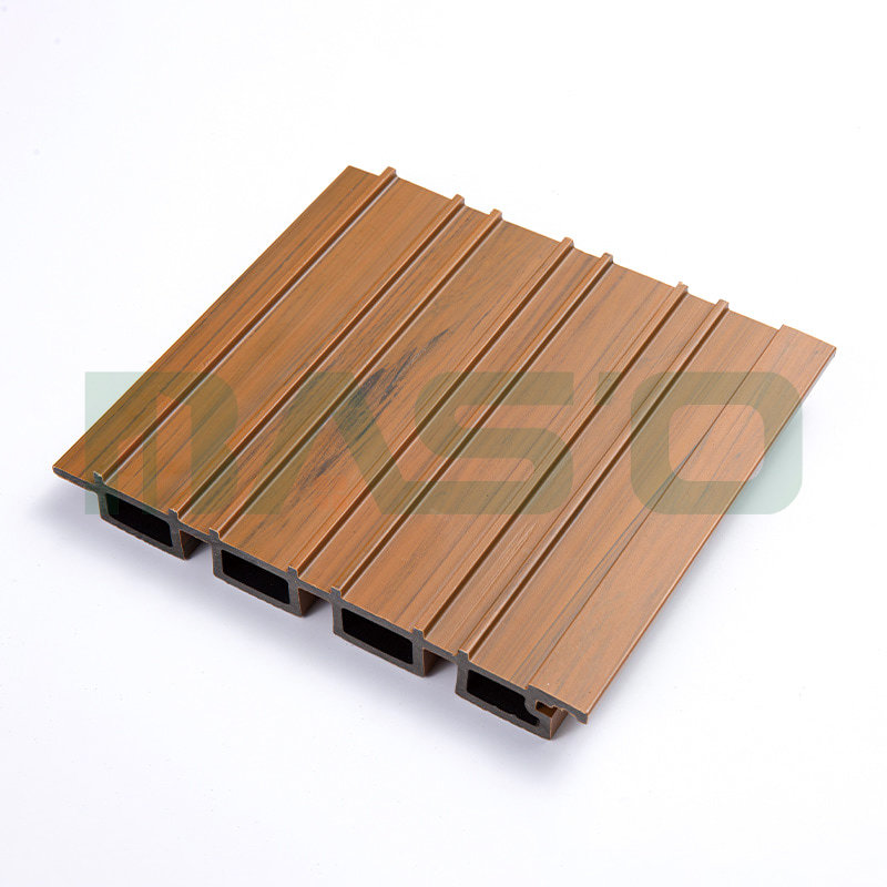 A madeira absorve o som? Melhores painéis e guia de isolamento acústico DIY